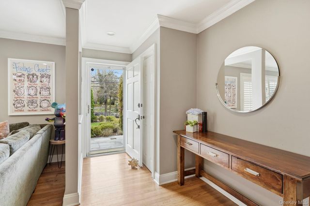 221 Mamaroneck Road, Scarsdale, NY 10583
