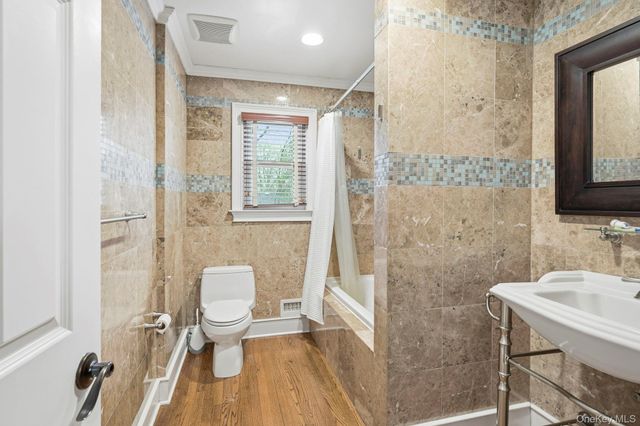 221 Mamaroneck Road, Scarsdale, NY 10583