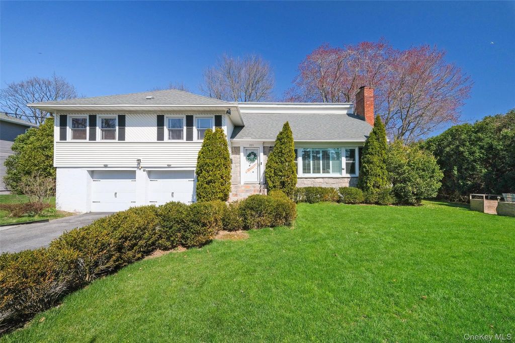 221 Mamaroneck Road, Scarsdale, NY 10583