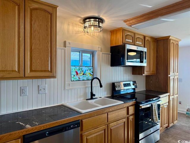 482 Meadowlark Dr., Surfside Beach, SC 29575