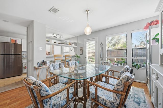 4 Sawmill Grove Lane, The Woodlands, TX 77380