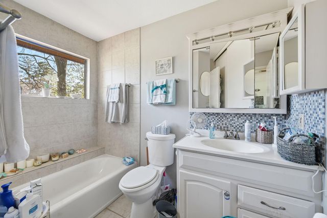 4 Sawmill Grove Lane, The Woodlands, TX 77380