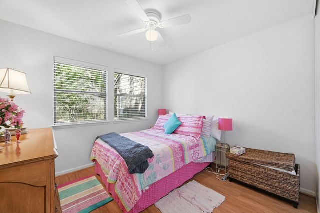 4 Sawmill Grove Lane, The Woodlands, TX 77380