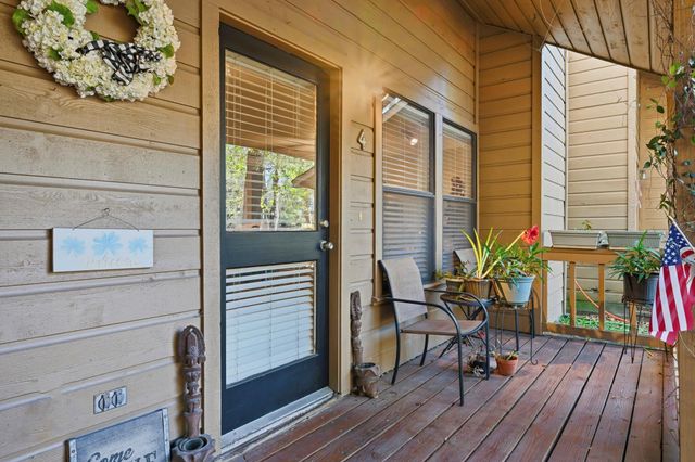 4 Sawmill Grove Lane, The Woodlands, TX 77380