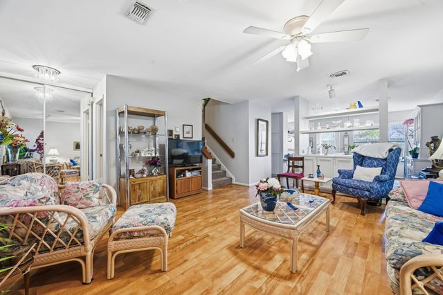 4 Sawmill Grove Lane, The Woodlands, TX 77380