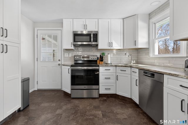 70 Bel Aire Drive, Groton, CT 06355