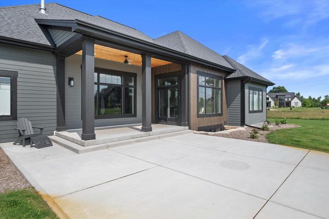 4077 Hawthorn Farm COURT, Nashotah, WI 53058