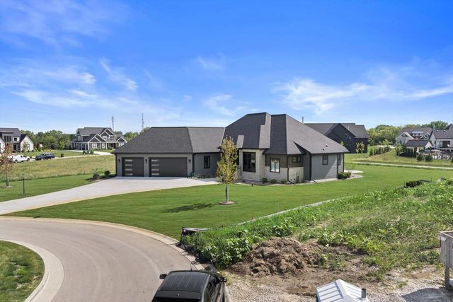 4077 Hawthorn Farm COURT, Nashotah, WI 53058