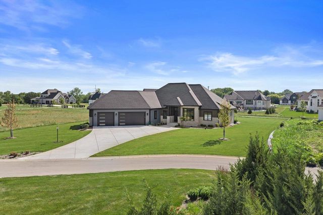 4077 Hawthorn Farm COURT, Nashotah, WI 53058