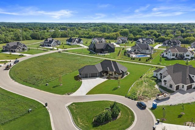 4077 Hawthorn Farm COURT, Nashotah, WI 53058
