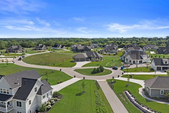 4077 Hawthorn Farm COURT, Nashotah, WI 53058