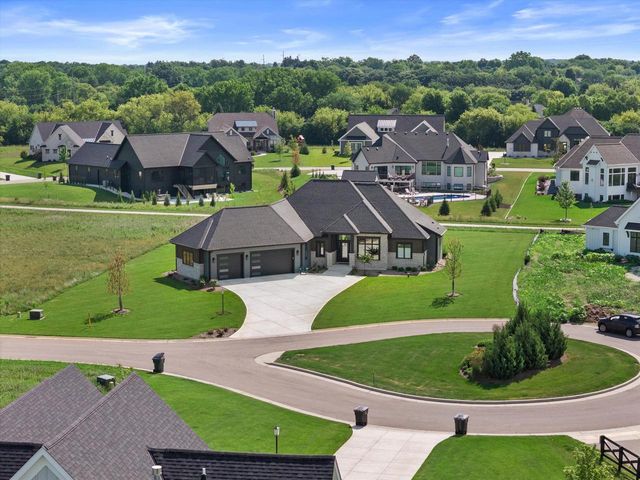 4077 Hawthorn Farm COURT, Nashotah, WI 53058