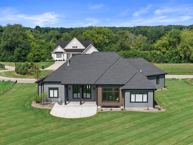 4077 Hawthorn Farm COURT, Nashotah, WI 53058