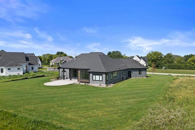 4077 Hawthorn Farm COURT, Nashotah, WI 53058