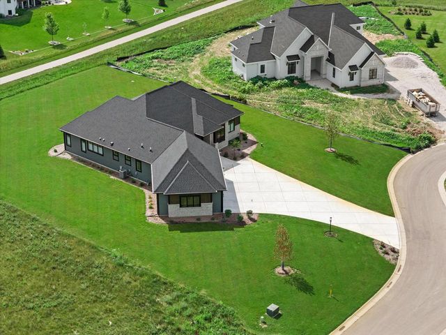 4077 Hawthorn Farm COURT, Nashotah, WI 53058