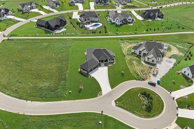 4077 Hawthorn Farm COURT, Nashotah, WI 53058