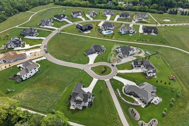 4077 Hawthorn Farm COURT, Nashotah, WI 53058