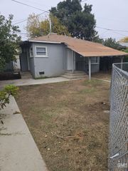 924 Height Street B, Bakersfield, CA 93305