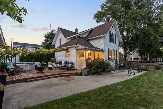 936 N 15th STREET, Manitowoc, WI 54220