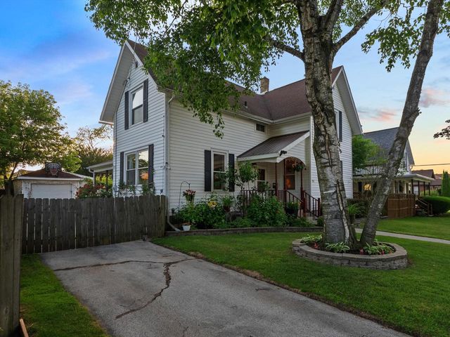 936 N 15th STREET, Manitowoc, WI 54220