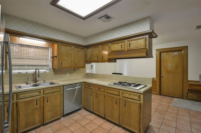 8206 Arrow Cove Court, Humble, TX 77346