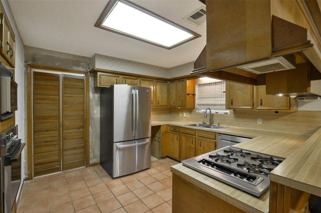 8206 Arrow Cove Court, Humble, TX 77346