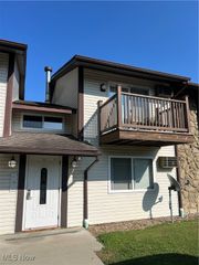 3695 Indian Run 8, Canfield, OH 44406