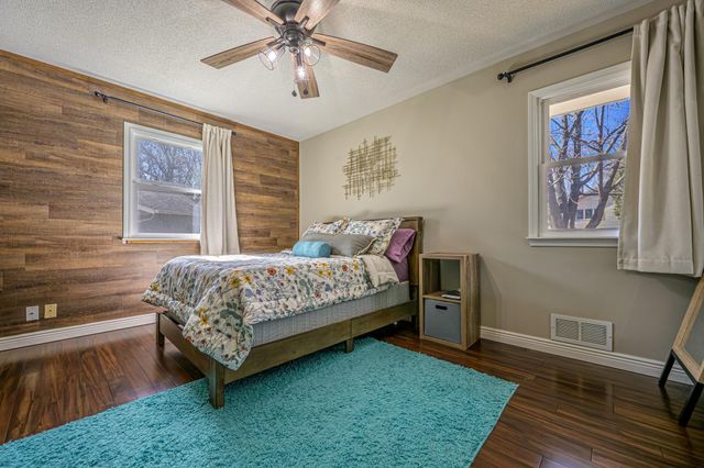 108 Mark Drive NE, Hutchinson, MN 55350