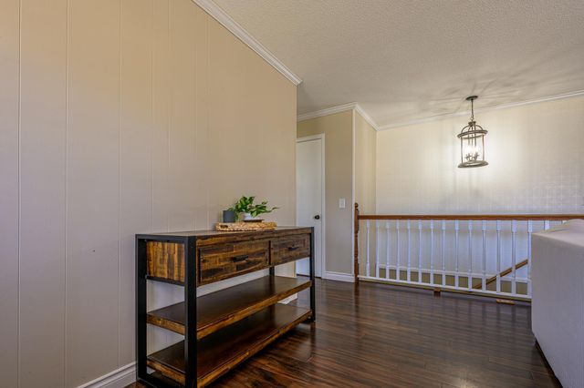 108 Mark Drive NE, Hutchinson, MN 55350