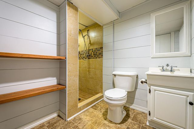 108 Mark Drive NE, Hutchinson, MN 55350