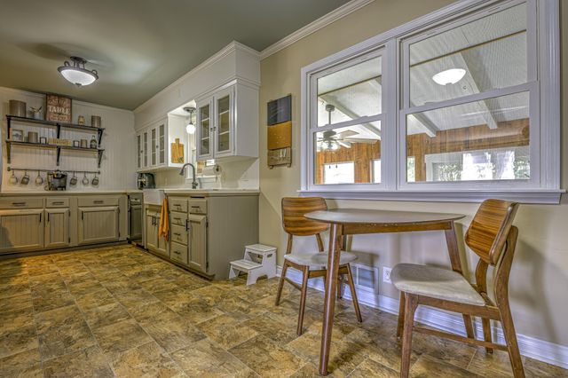 108 Mark Drive NE, Hutchinson, MN 55350