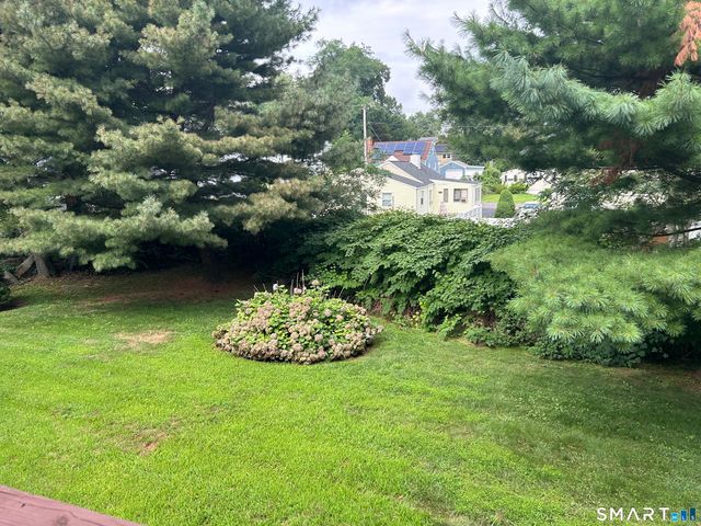 82 Sunrise Avenue 82, Fairfield, CT 06824