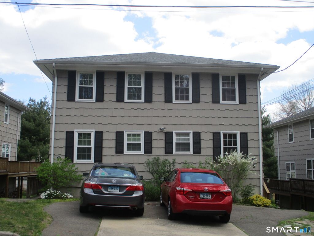 82 Sunrise Avenue 82, Fairfield, CT 06824