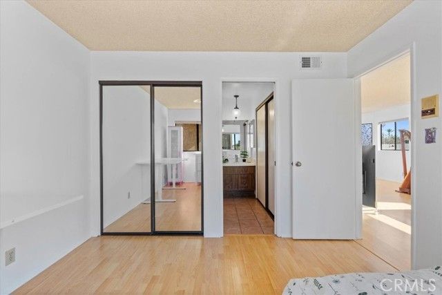 320 Mchenry Road 23, Glendale, CA 91206