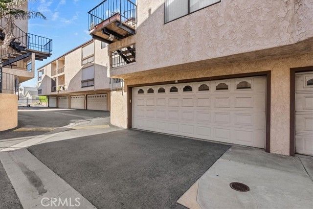 320 Mchenry Road 23, Glendale, CA 91206