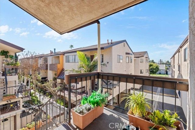 320 Mchenry Road 23, Glendale, CA 91206