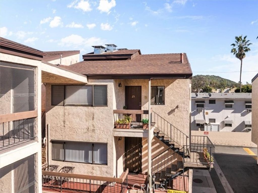 320 Mchenry Road 23, Glendale, CA 91206