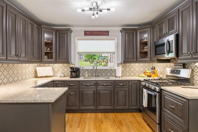 711 Cauthen Way, Signal Mountain, TN 37377