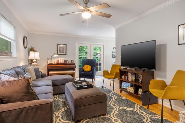711 Cauthen Way, Signal Mountain, TN 37377