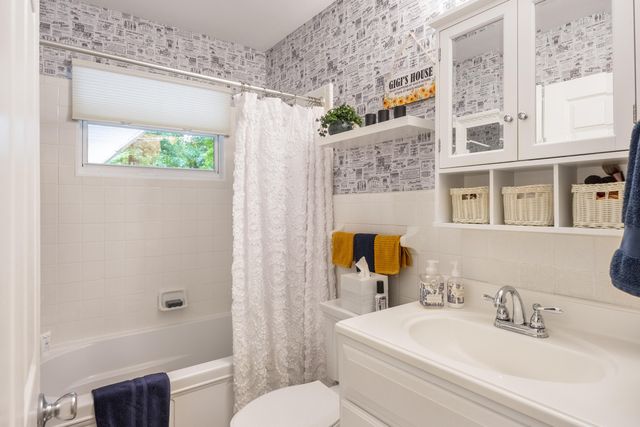 711 Cauthen Way, Signal Mountain, TN 37377
