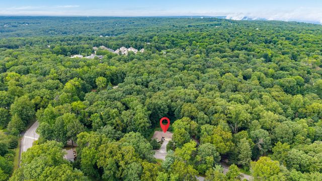 711 Cauthen Way, Signal Mountain, TN 37377