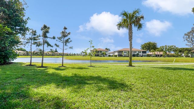 5620 Queen Palm Court C, Delray Beach, FL 33484