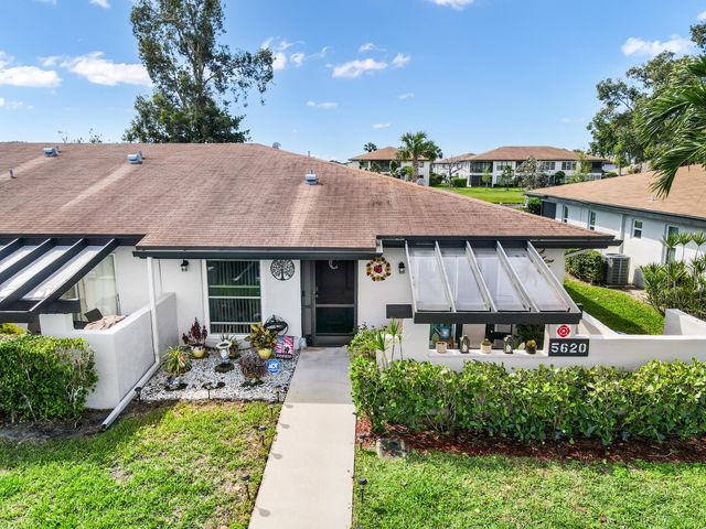 5620 Queen Palm Court C, Delray Beach, FL 33484