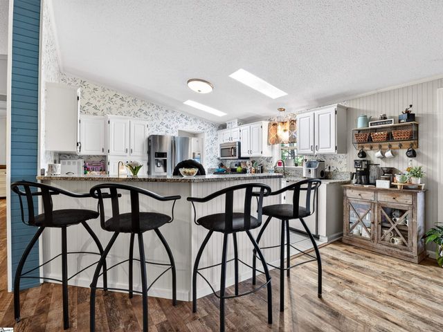 107 Lakeview Drive, Inman, SC 29349