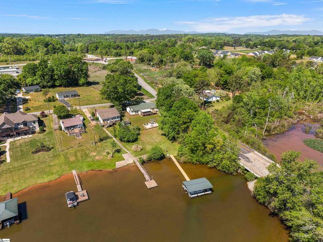 107 Lakeview Drive, Inman, SC 29349