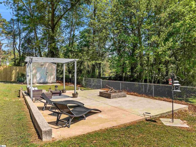 107 Lakeview Drive, Inman, SC 29349