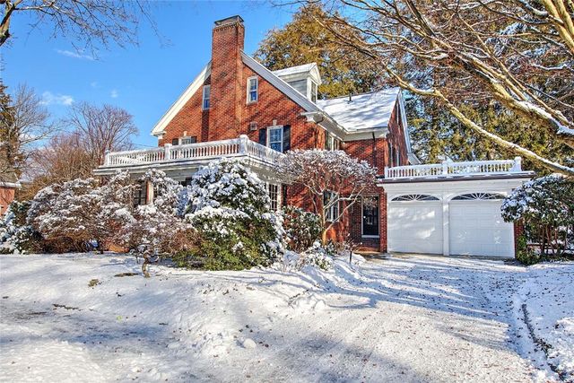 39 Harwich Road, Providence, RI 02906