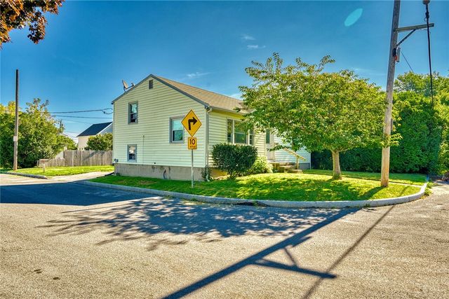 82 Lakeland Avenue, Rochester, NY 14612