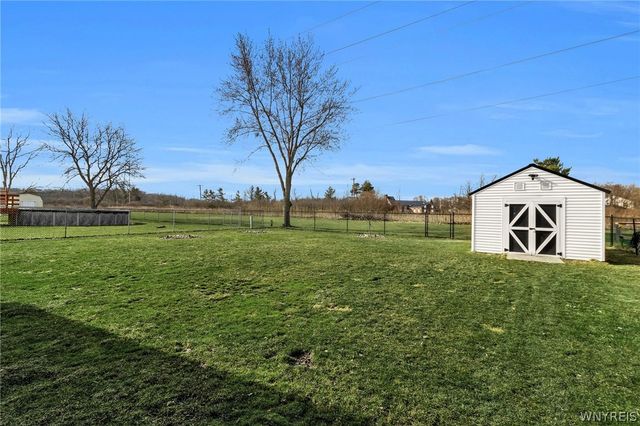 345 Colonial Drive, Grand Island, NY 14072