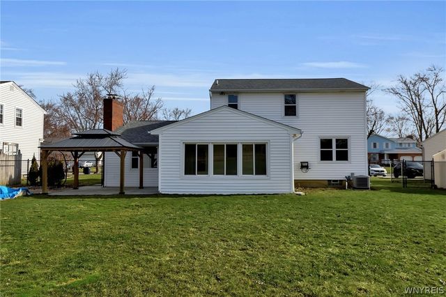 345 Colonial Drive, Grand Island, NY 14072